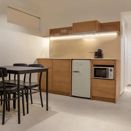 Arancia Elegant And Apartment