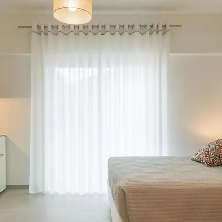 Arancia Elegant And טולון