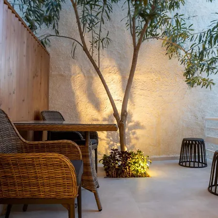 Arancia Elegant And דירה טולון